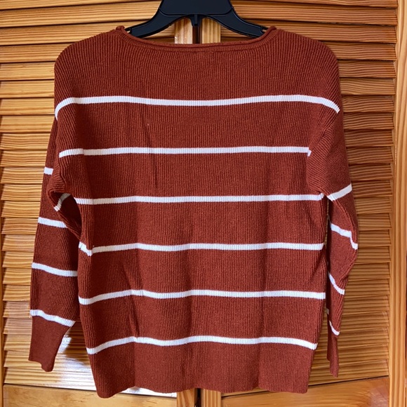 brown and white stripped sweater garage - Picture 4 of 4